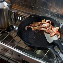 Camp Chef 12" Seasoned Cast Iron Skillet -AU Camping Equipment Sales D0RsCKBJKY3pBEvFF7En0mQyU